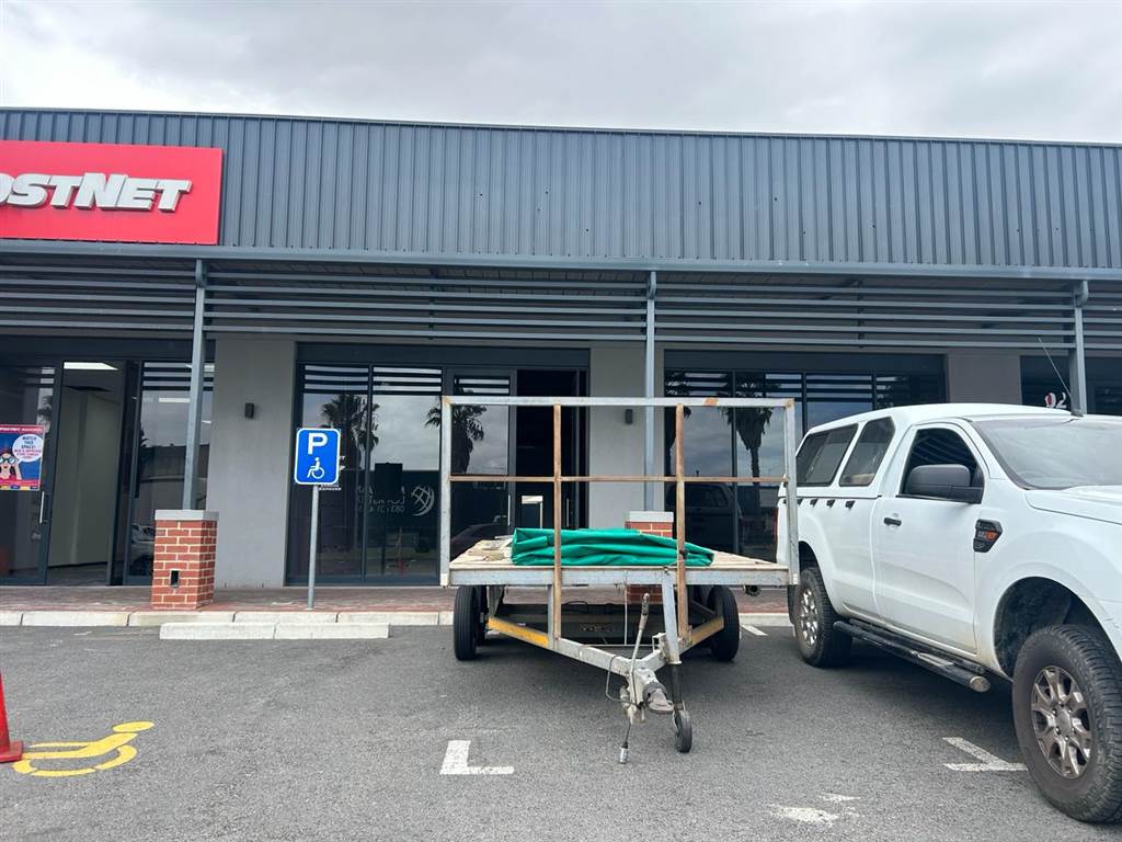 200  m² Retail Space in Brackenfell Central photo number 1