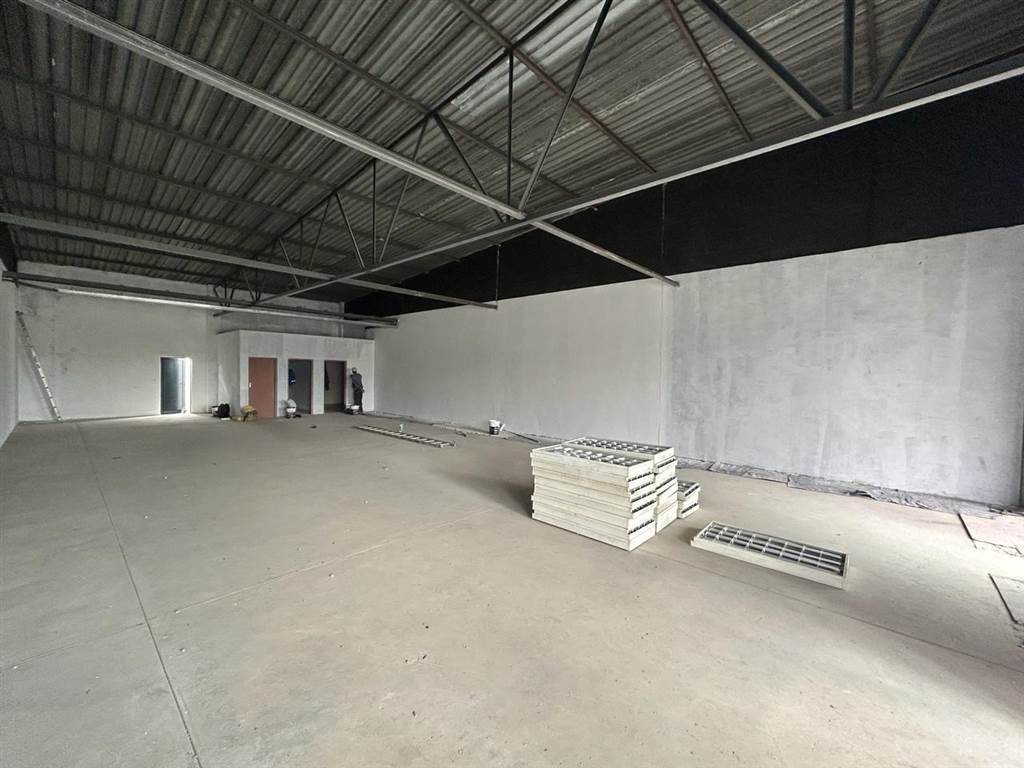 200  m² Retail Space in Brackenfell Central photo number 7