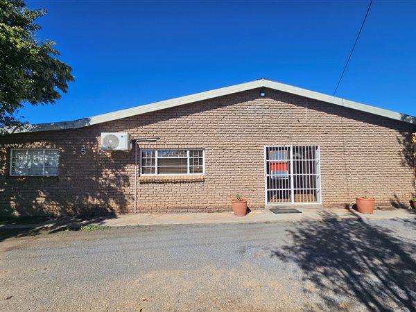 270  m² Retail Space