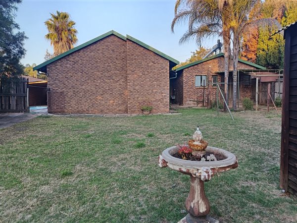 5 Bedroom House