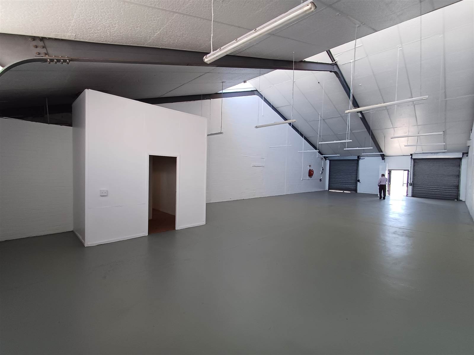 220  m² Industrial space in Retreat photo number 5