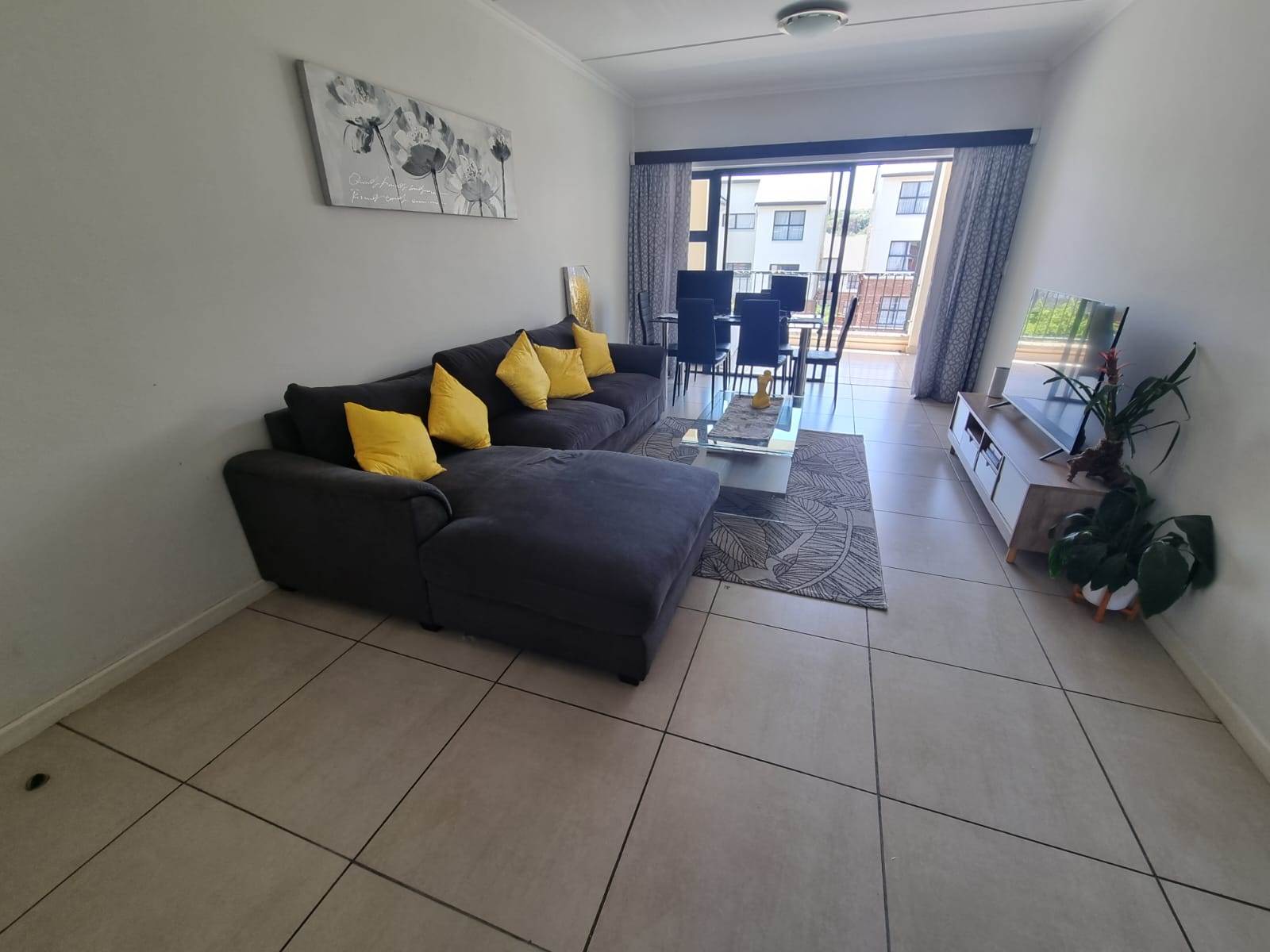 2 Bed Apartment in Kyalami Hills photo number 1