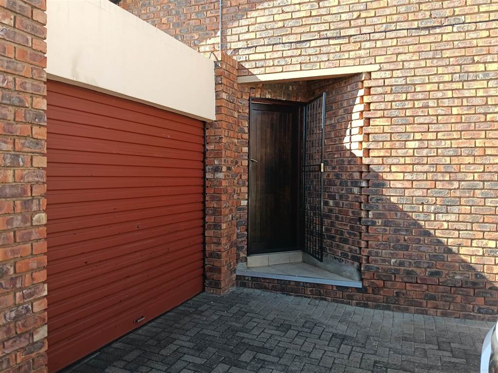2 Bedroom Townhouse 2 Bedroom Townhouse