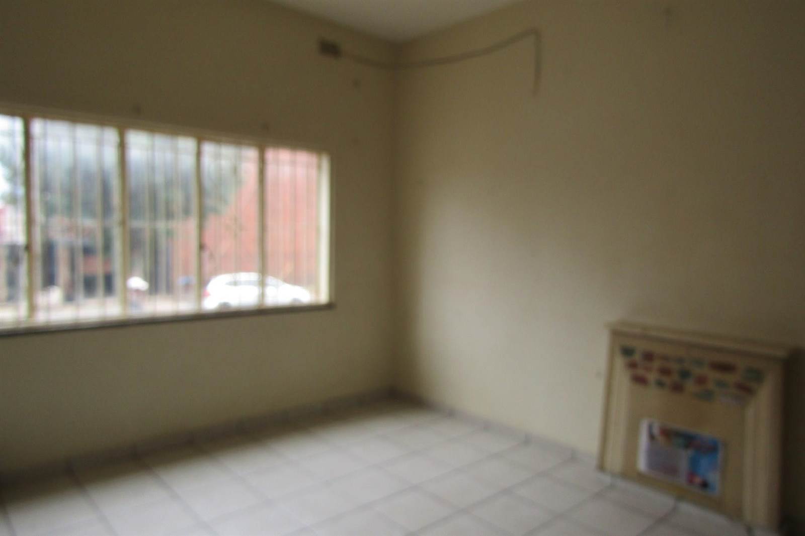 1 Bed Apartment in Turffontein photo number 6
