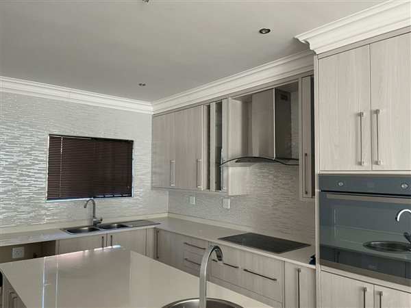 4 Bedroom Townhouse 4 Bedroom Townhouse