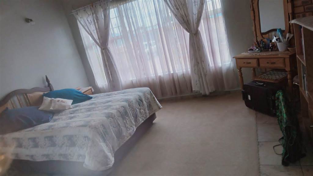 6 Bed House in Krugersdorp West photo number 12
