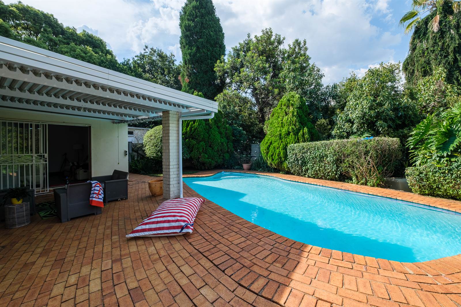 4 Bed House in Northcliff photo number 14