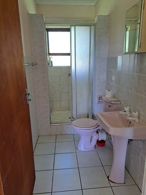 2 Bed House in Bredasdorp photo number 18