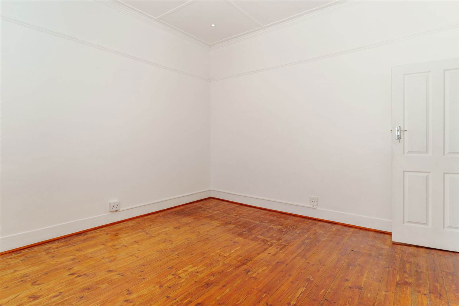 3 Bed Apartment in Walmer Estate photo number 20