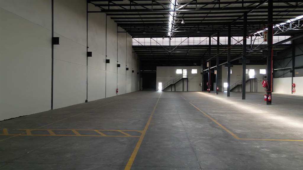 2020  m² Industrial space in Bedfordview photo number 6