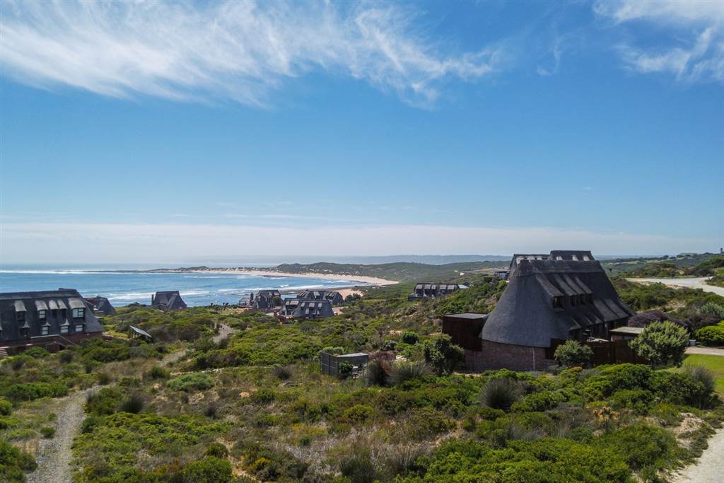 805 m² Land available in Stilbaai photo number 1