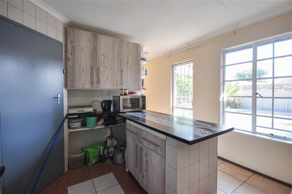 3 Bed House in Bloubosrand photo number 6