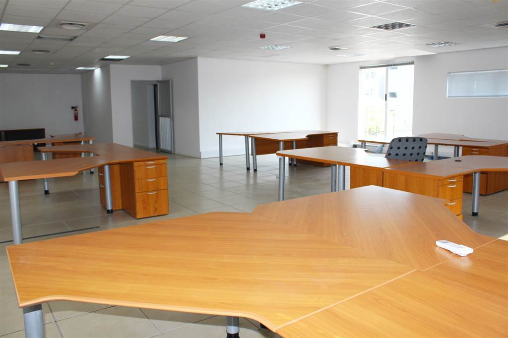 610  m² Office Space in Riverhorse Valley photo number 8