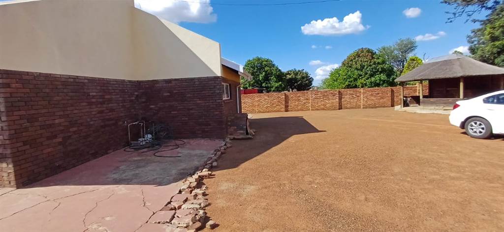 3 Bed House in Soshanguve photo number 15