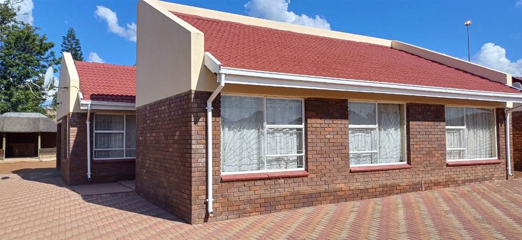 3 Bed House in Soshanguve photo number 18