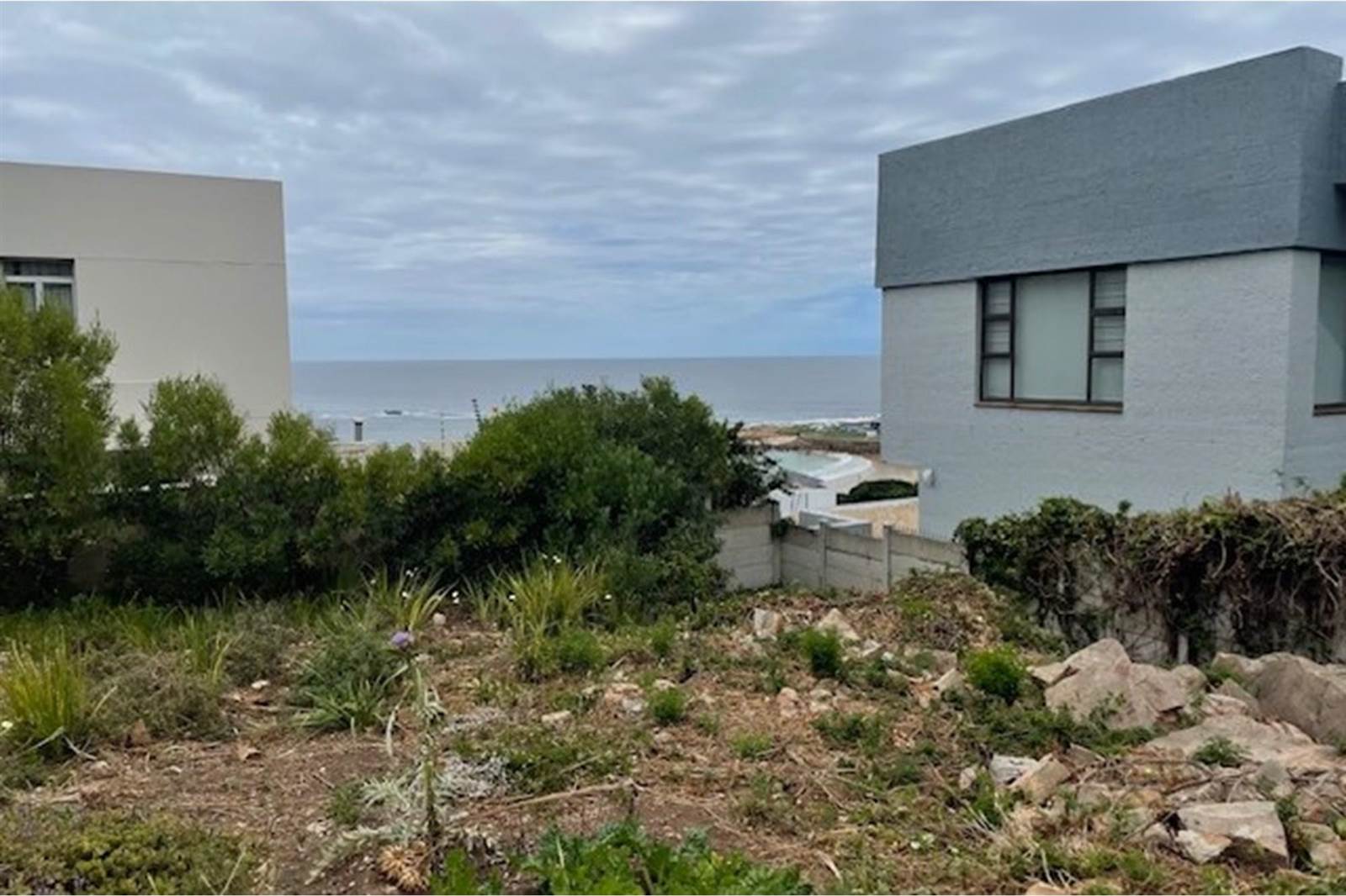 718 m² Land available in Plettenberg Bay photo number 9