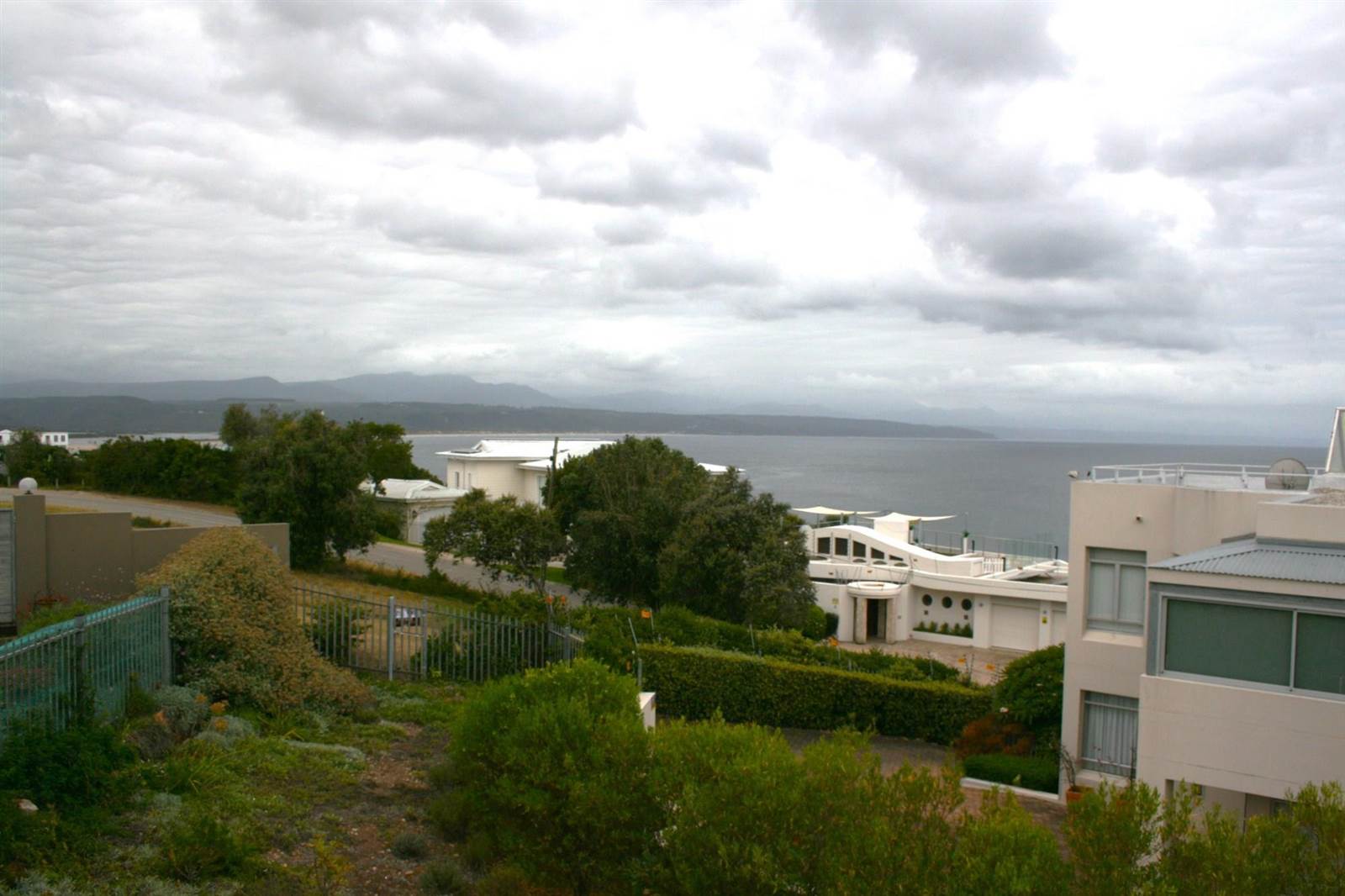 718 m² Land available in Plettenberg Bay photo number 1