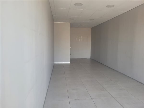 30  m² Commercial space