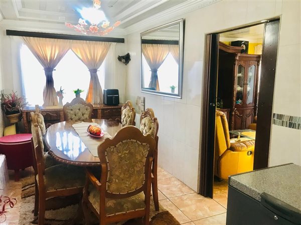 4 Bedroom House 4 Bedroom House