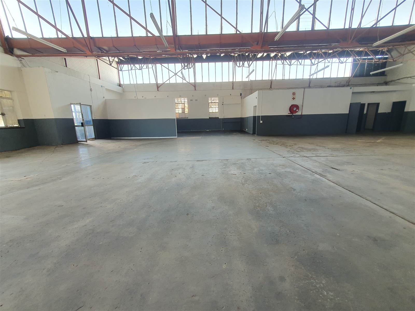 460  m² Industrial space in Selby photo number 4