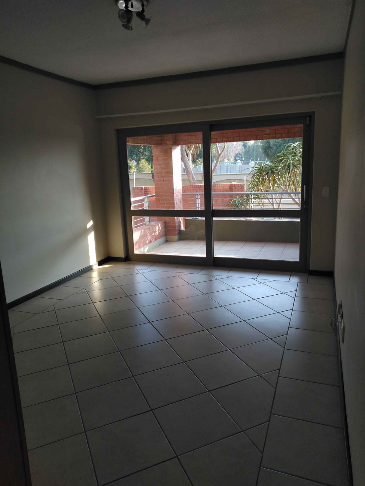1 Bed Apartment in Lonehill photo number 23