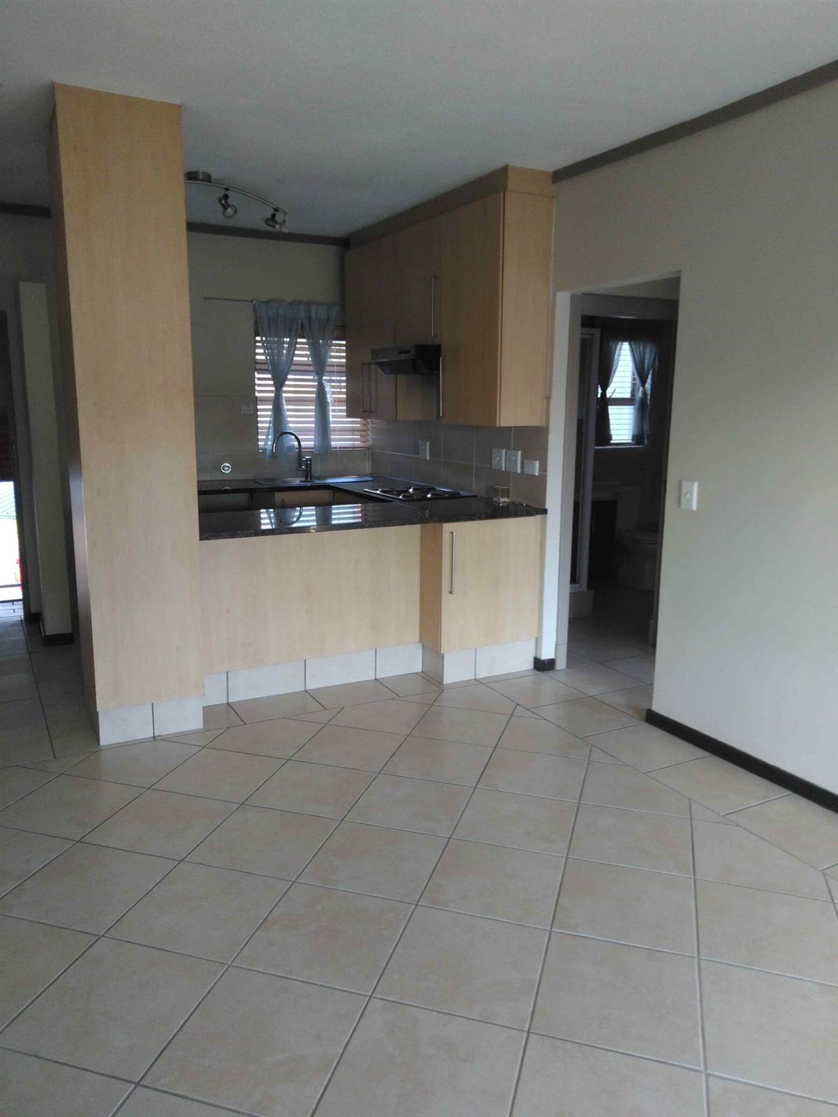 1 Bed Apartment in Lonehill photo number 7