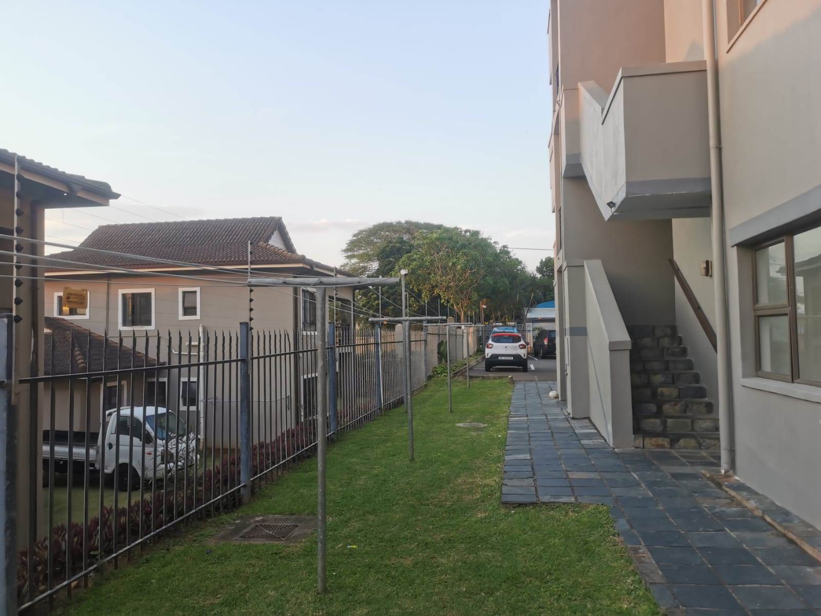 2 Bed Apartment in Winklespruit photo number 2