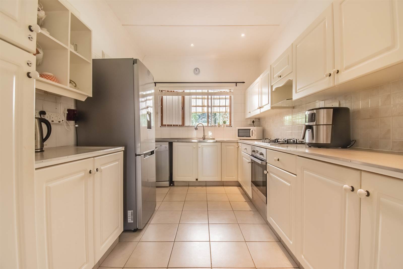 4 Bed Simplex in Kloof photo number 14
