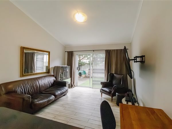 2 Bedroom Townhouse 2 Bedroom Townhouse