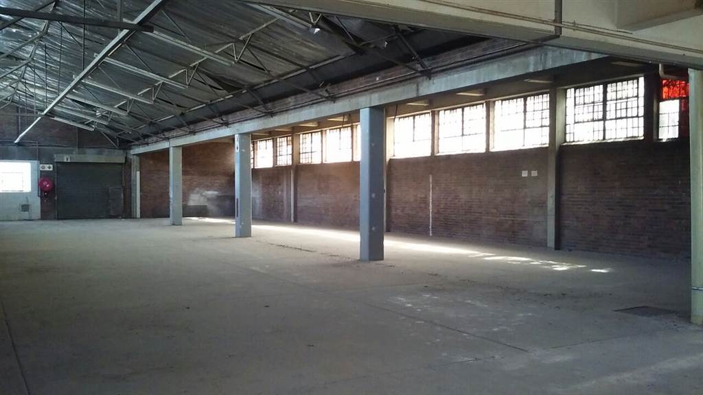 839  m² Industrial space in Benrose photo number 5