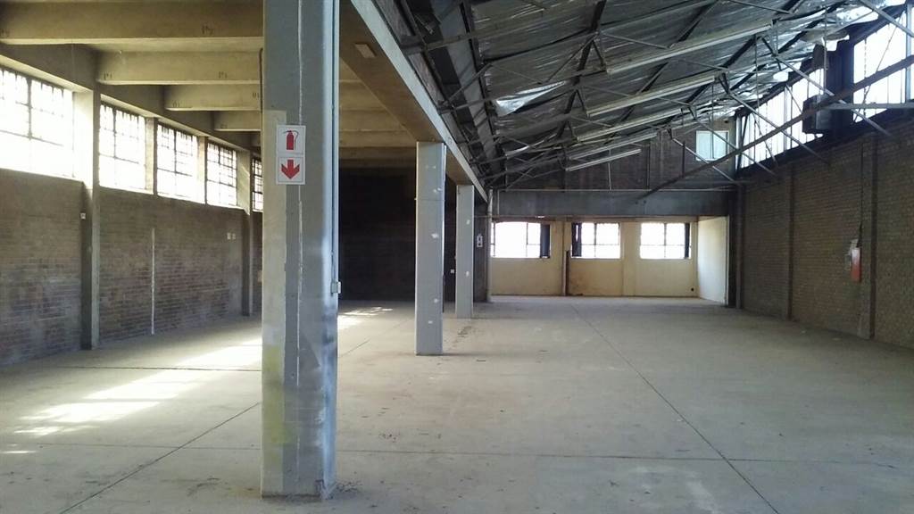 839  m² Industrial space in Benrose photo number 3