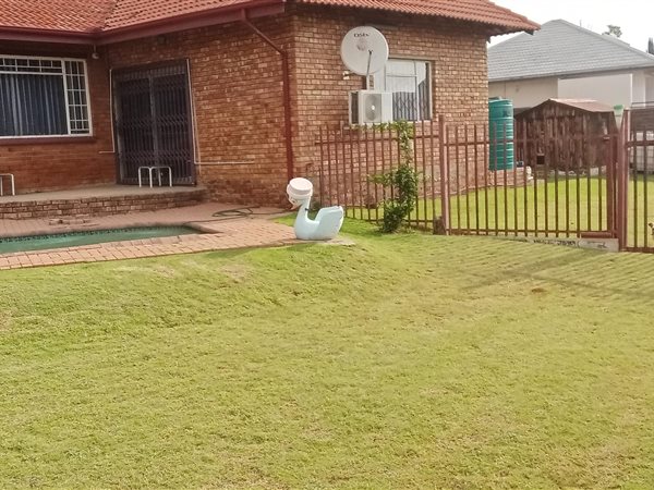 5 Bed House in Duvha Park