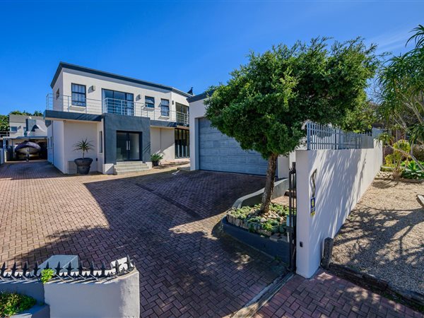 5 Bedroom House 5 Bedroom House