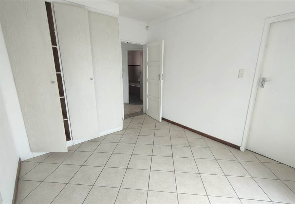 2 Bed Apartment in Noordwyk photo number 16