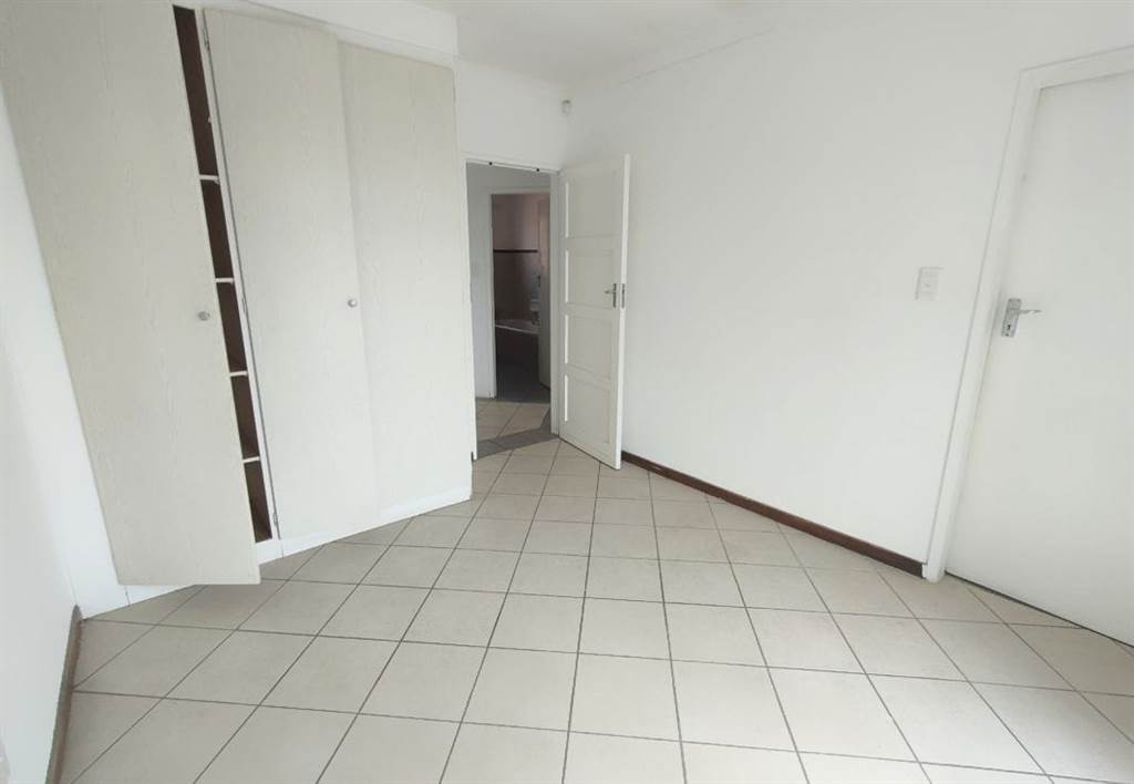 2 Bed Apartment in Noordwyk photo number 12