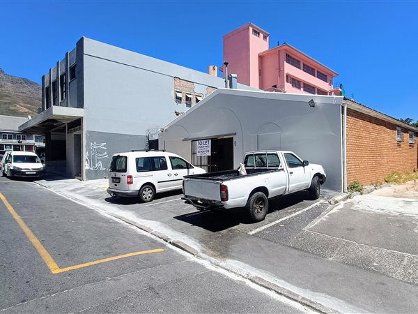 350  m² Commercial space in Woodstock