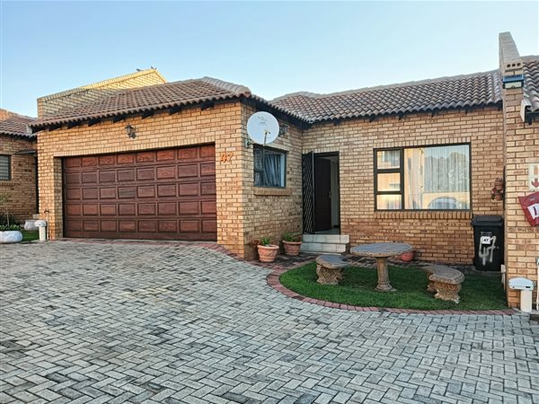 2 Bedroom Townhouse 2 Bedroom Townhouse