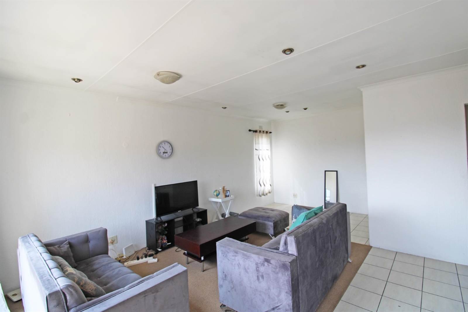 1 Bed Apartment in Rivonia photo number 4
