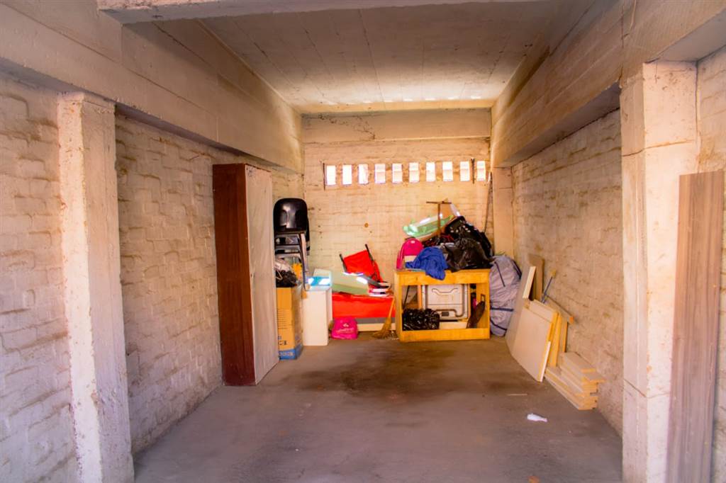 2 Bed Apartment in Pietermaritzburg Central photo number 18