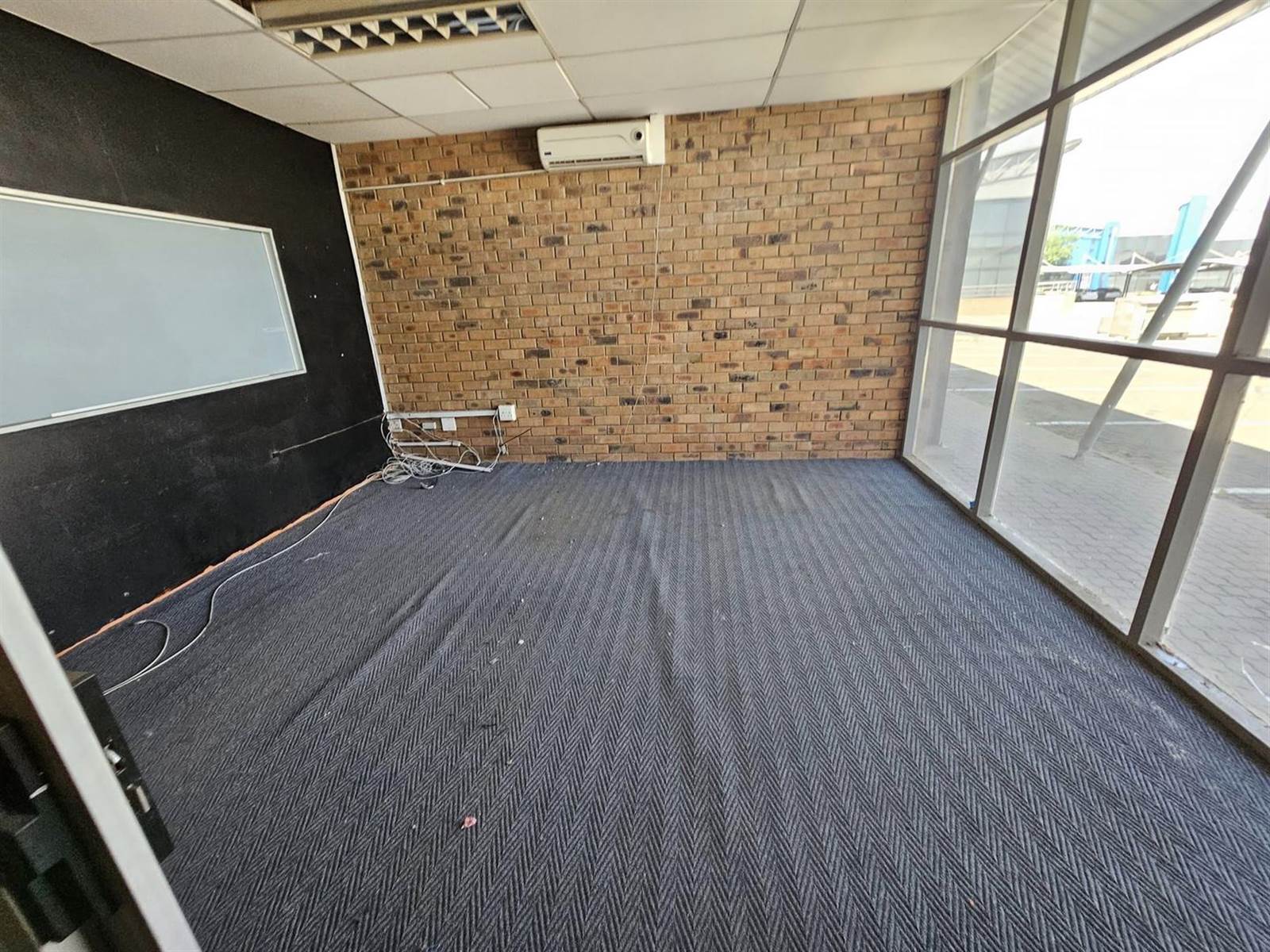 150  m² Commercial space in Secunda photo number 2