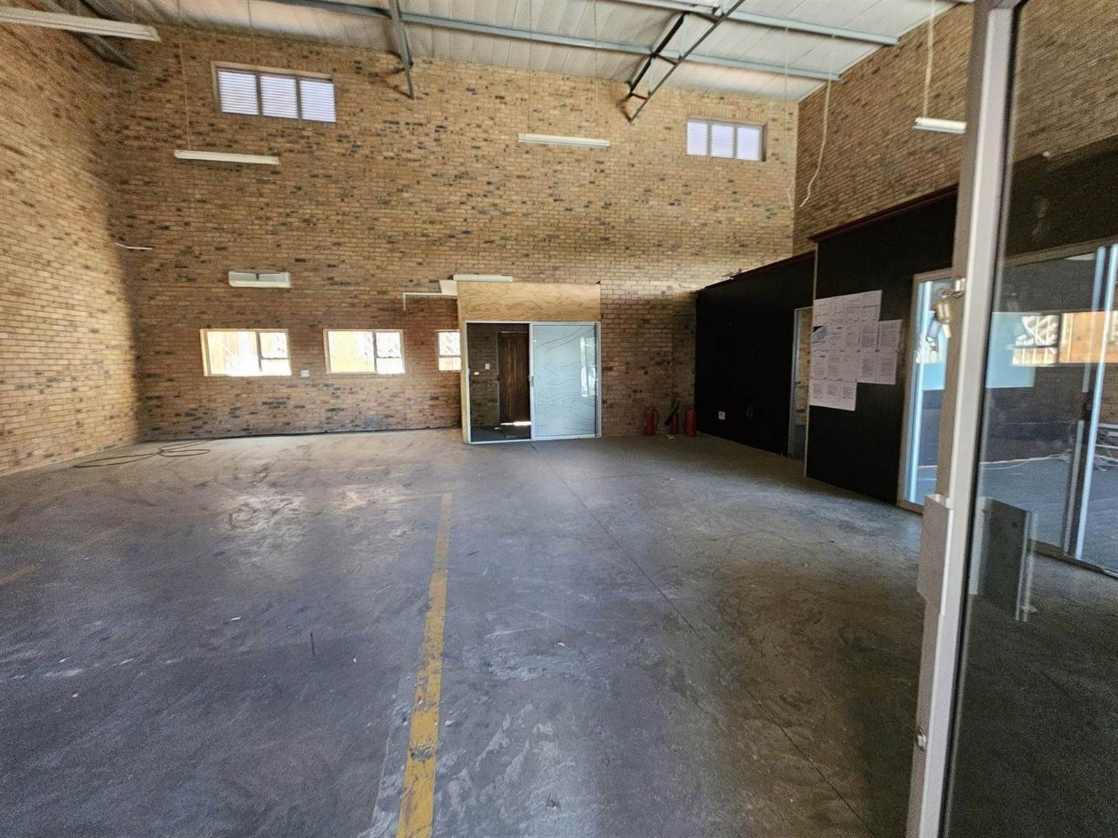 150  m² Commercial space in Secunda photo number 7