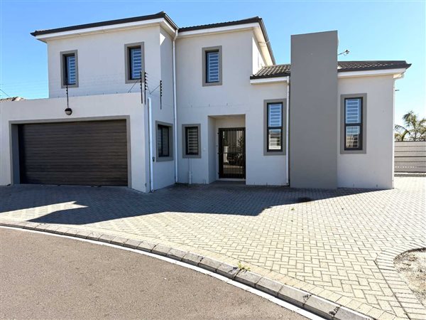 5 Bedroom House 5 Bedroom House