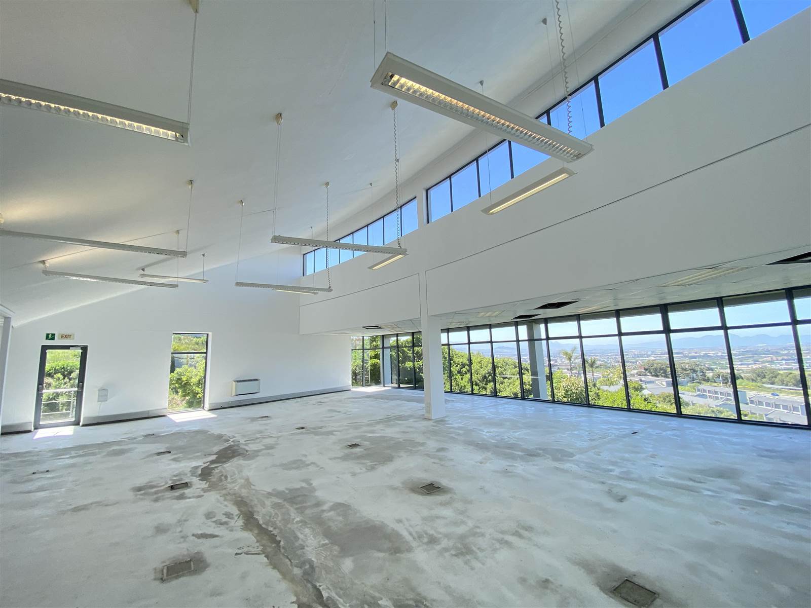 552  m² Commercial space in Plattekloof photo number 3