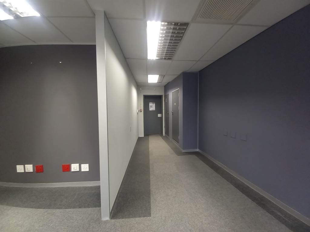 625.8  m² Office Space in Hatfield photo number 9