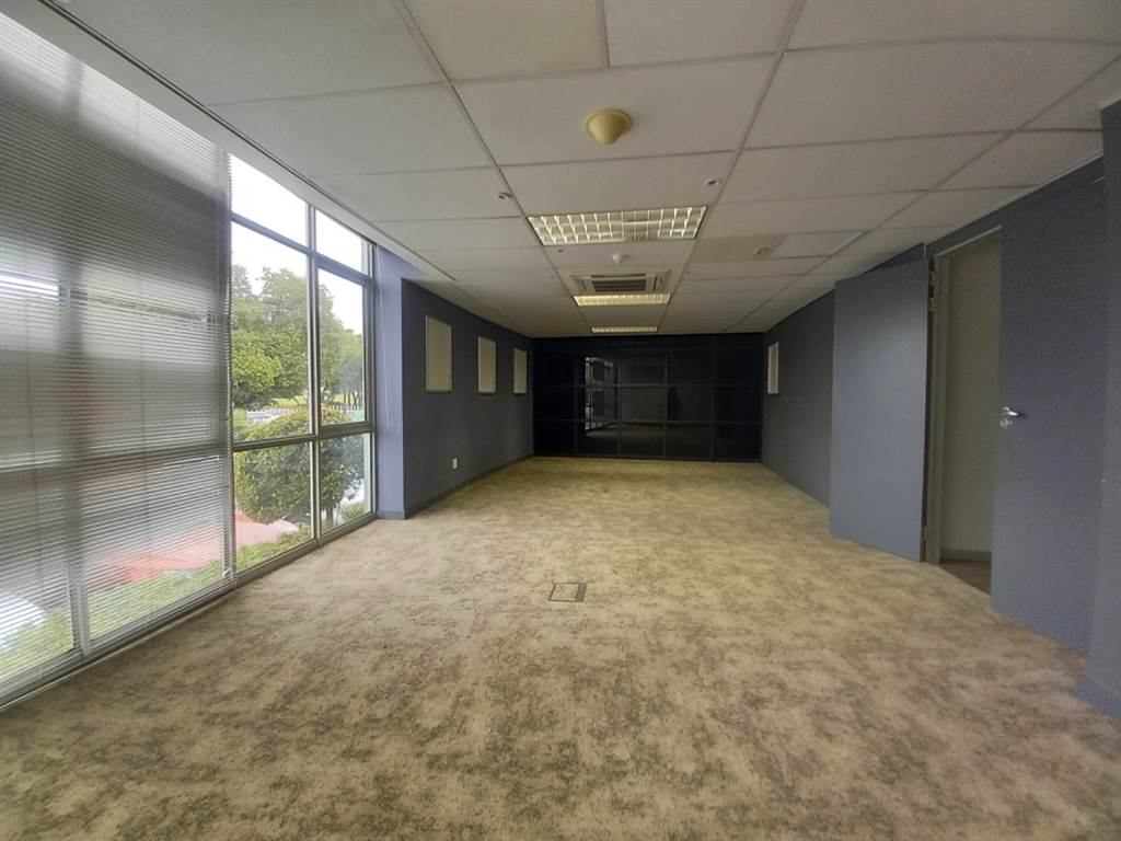 625.8  m² Office Space in Hatfield photo number 15