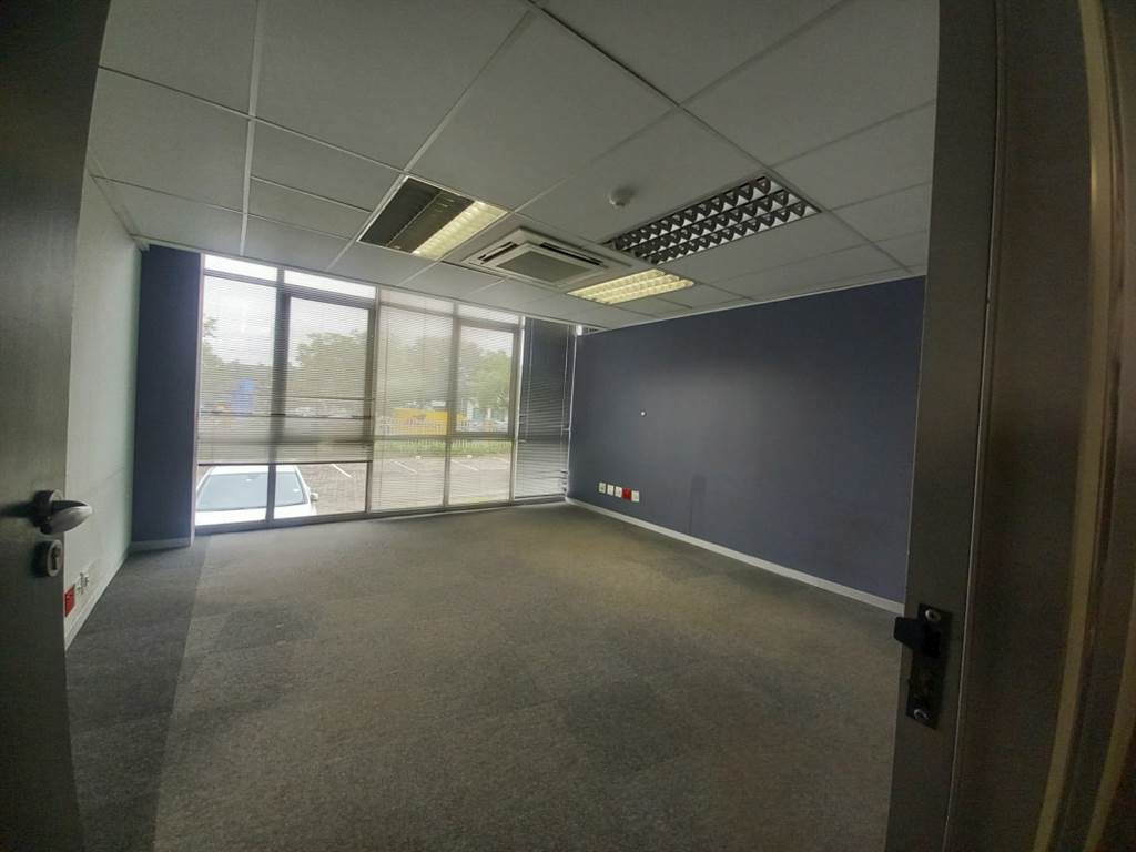 625.8  m² Office Space in Hatfield photo number 5