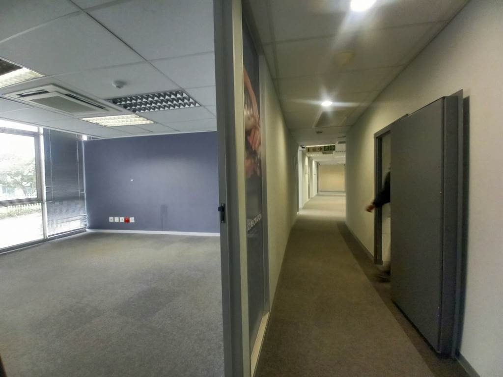 625.8  m² Office Space in Hatfield photo number 6