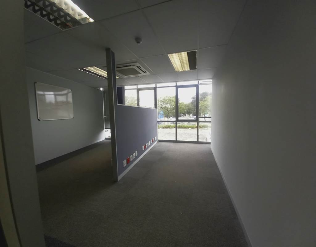 625.8  m² Office Space in Hatfield photo number 7