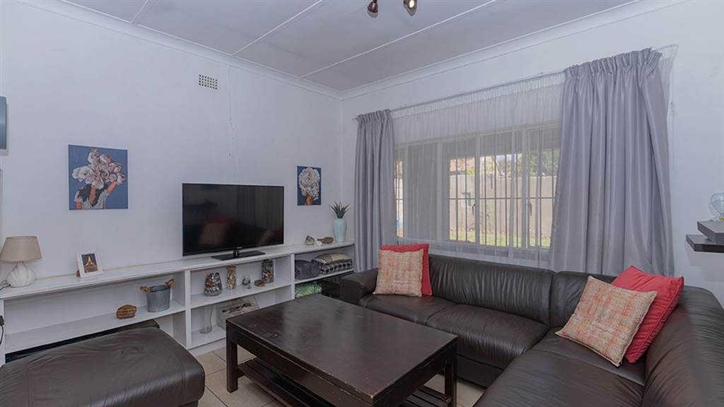 3 Bed House in Edenvale photo number 7