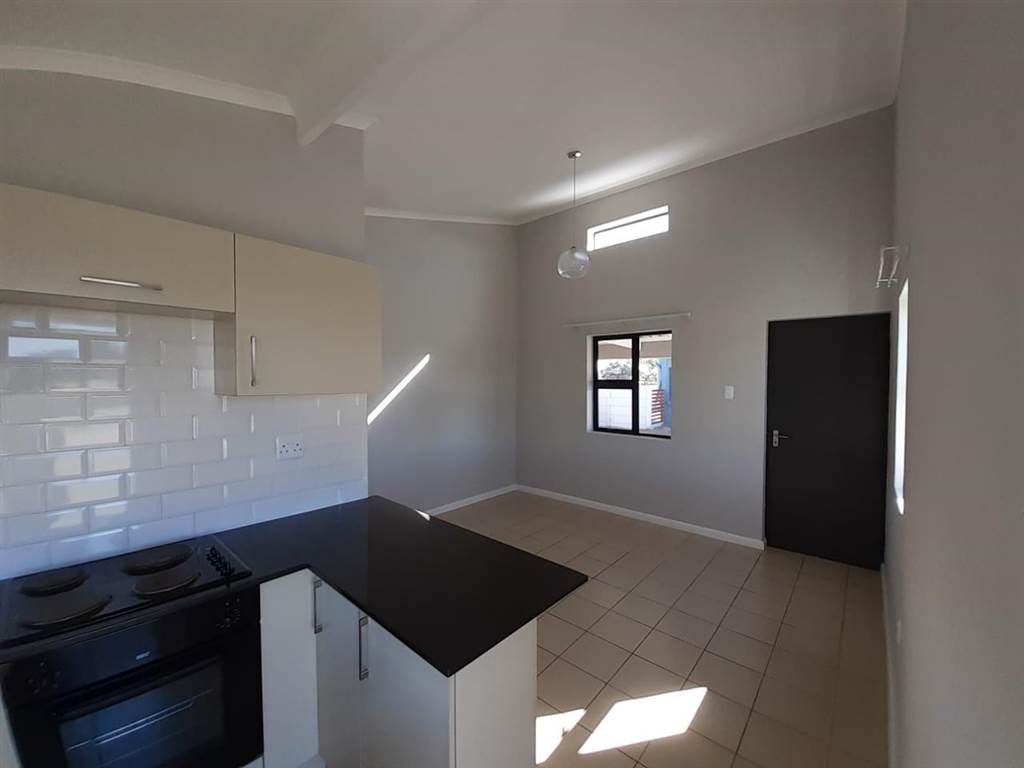 2 Bed Simplex in Parsons Vlei photo number 4